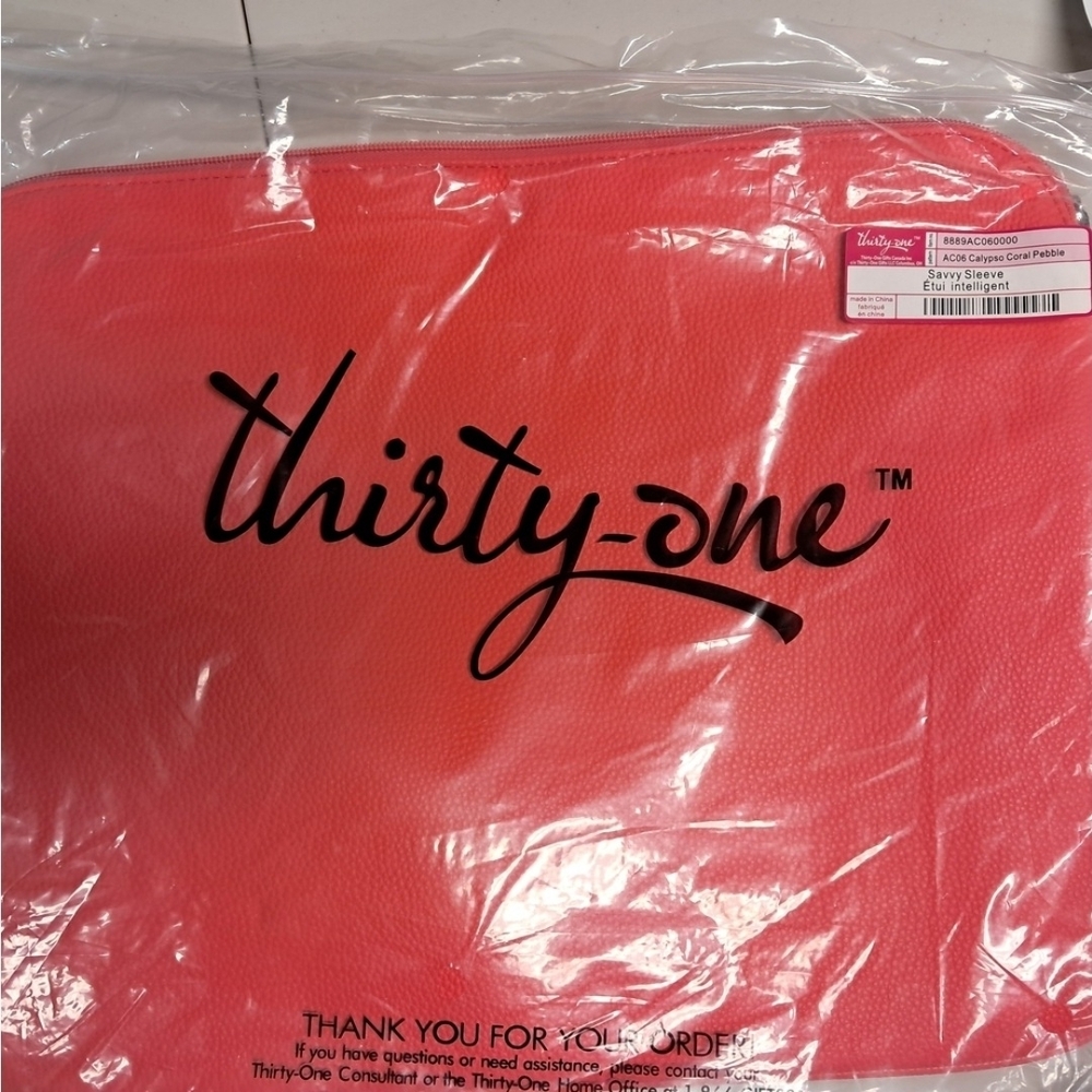 Thirty-One Calypso Coral Pebble Savvy Sleeve